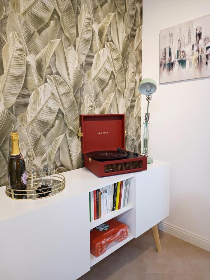 Ai Castelli Apartment - Locazione Turistica Cin It58060C2Fhnreg9A Colonna Exterior foto